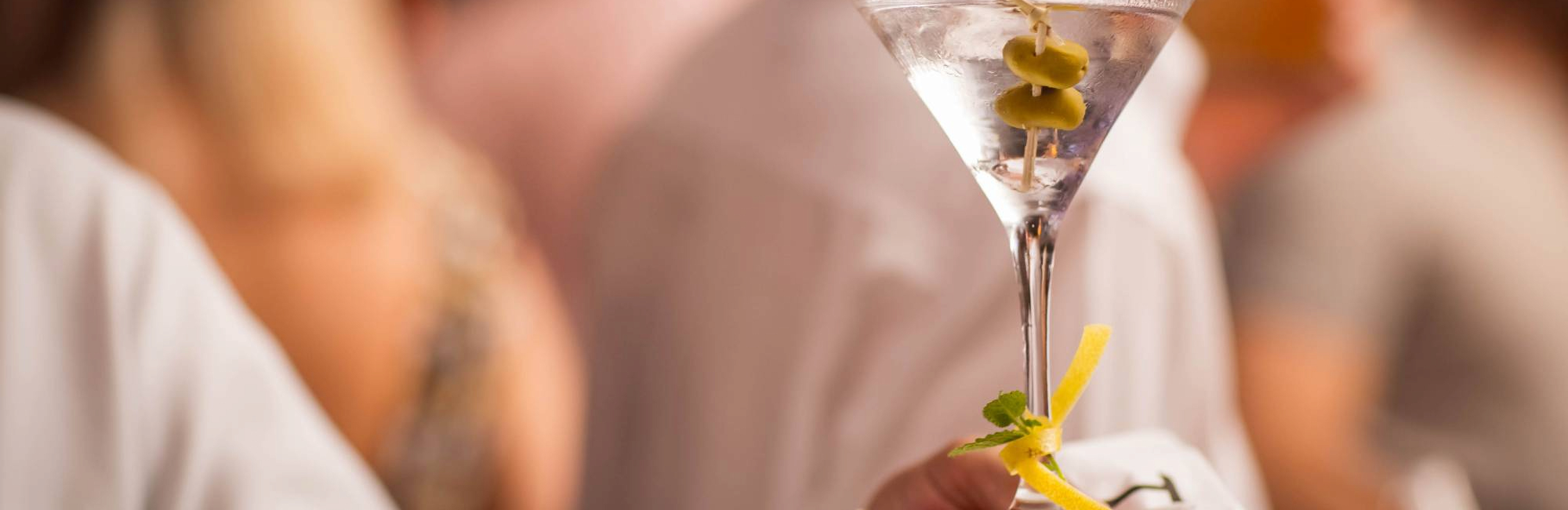 Горькие, сухие и сладкие: коктейли с Martini